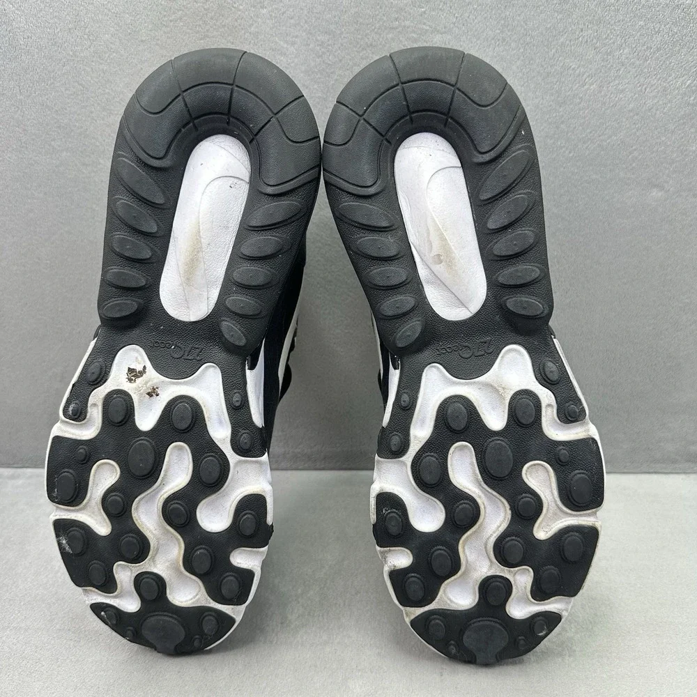 Womens 8 / 6.5Y Nike Air Max 270 React Shoes Black / White Athletic Sneakers